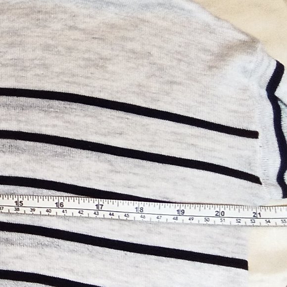 H & M Oversized Top - Picture 3 of 9